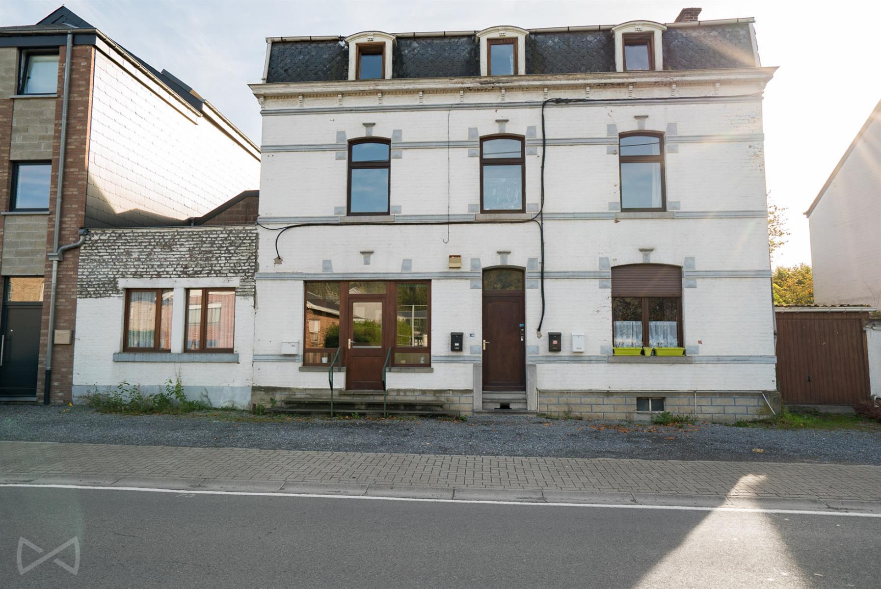 Photo 2 sur 3 pour Maison de huit chambres à Bomal sur Ourthe