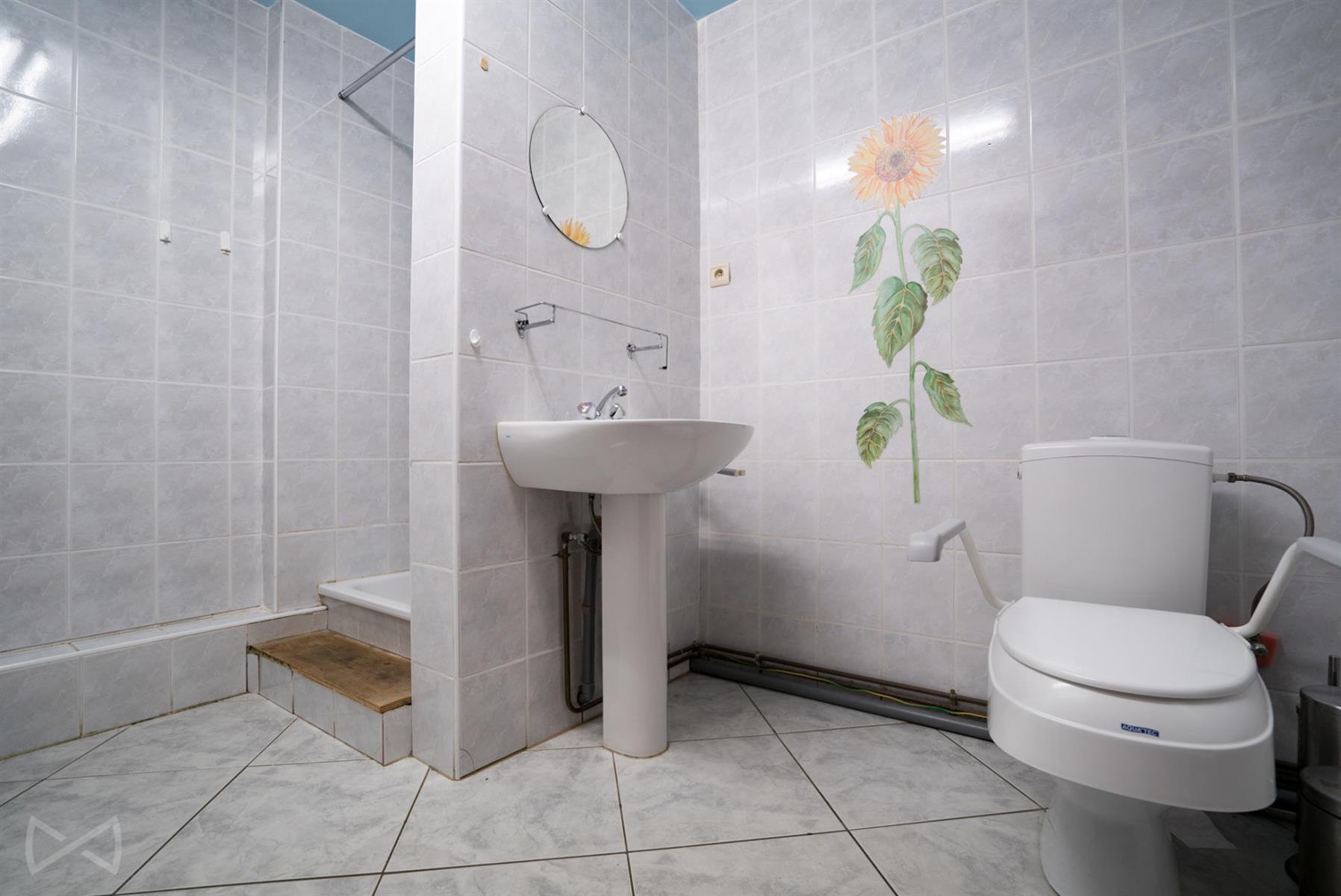 Photo 4 sur 4 pour Maison de huit chambres à Bomal sur Ourthe