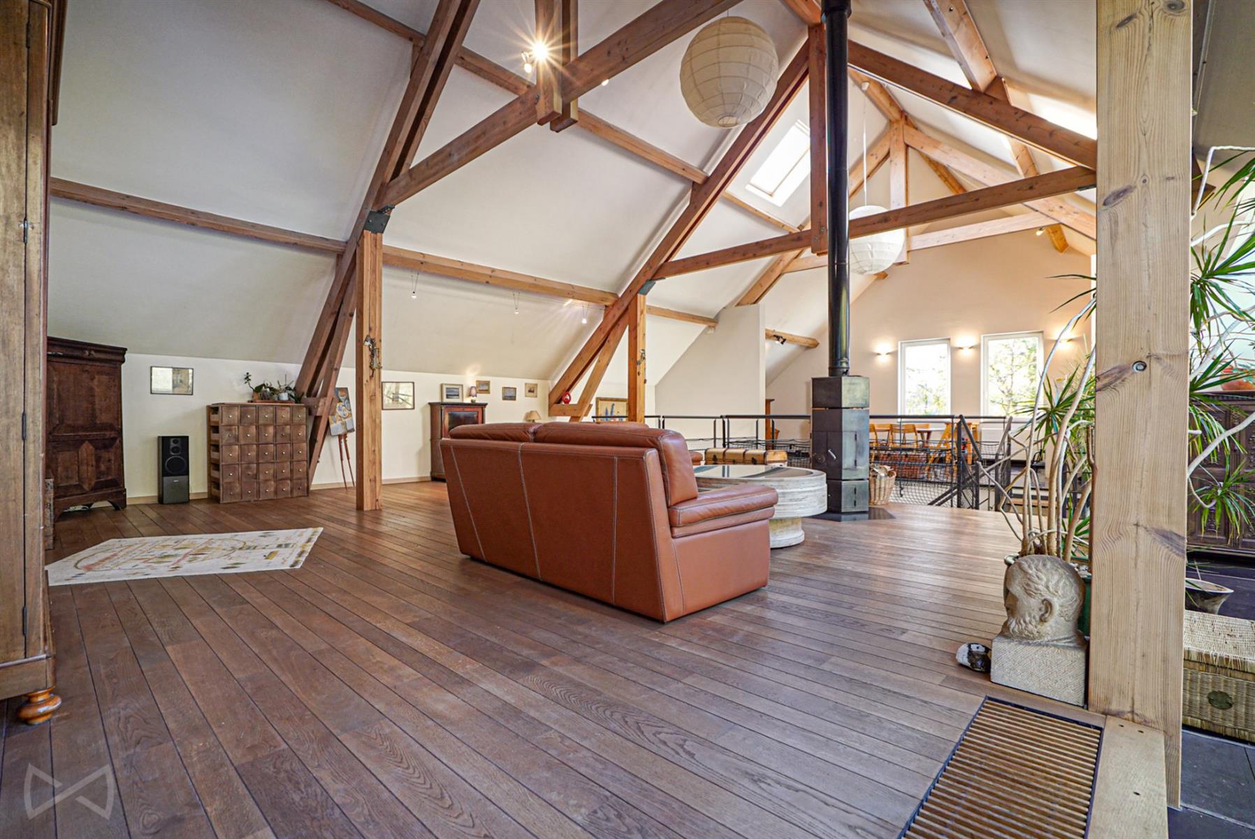 Foto 1 van 4 van Huis met zes slaapkamers in Genappe