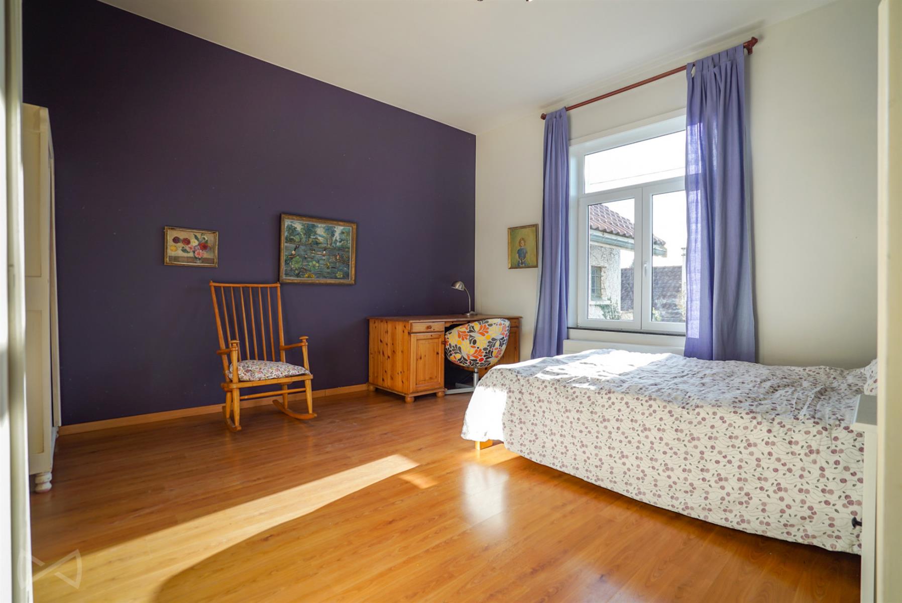 Foto 2 van 4 van Huis met zes slaapkamers in Genappe