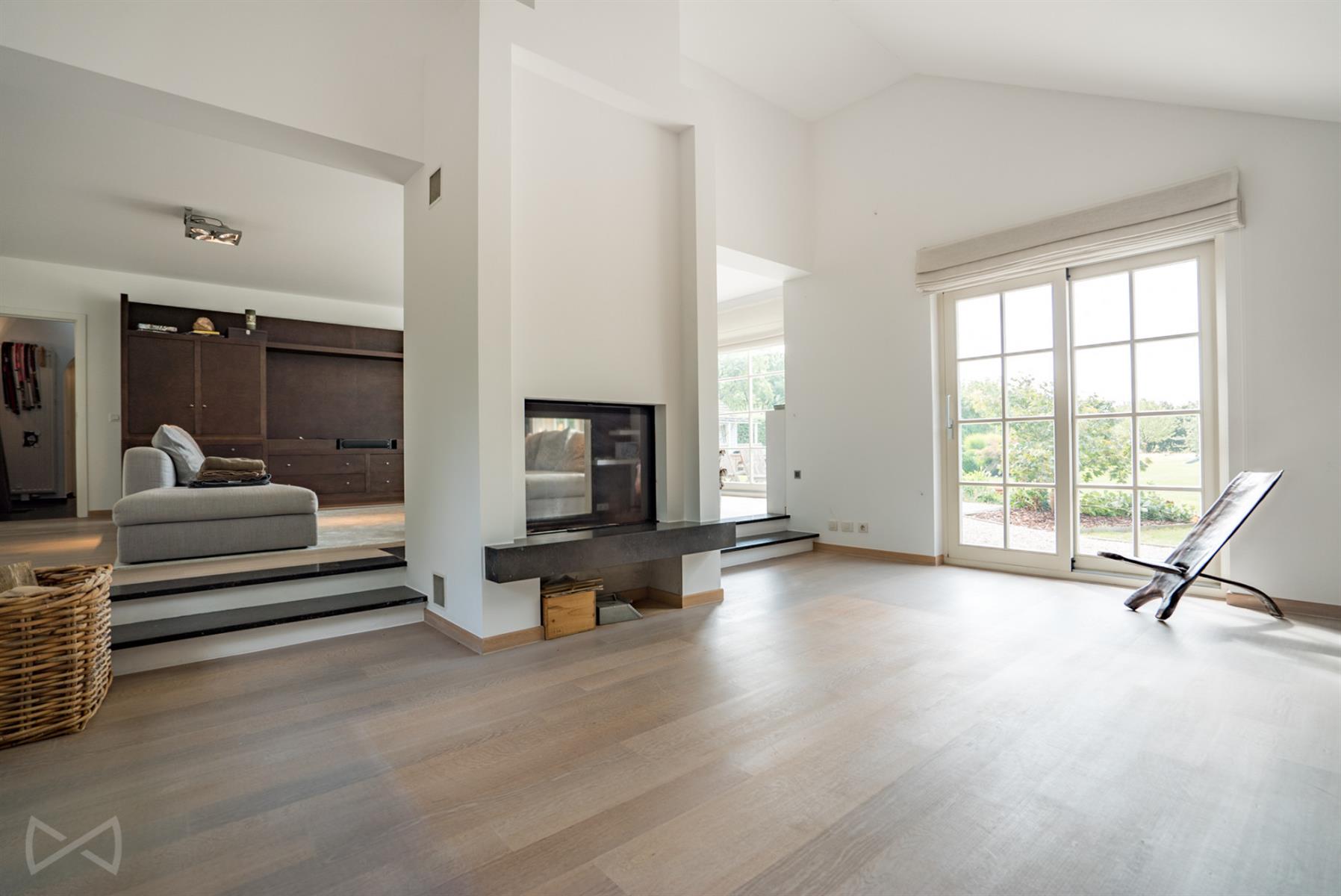 Picture 3 of 3 for House with four bedrooms in Céroux-Mousty