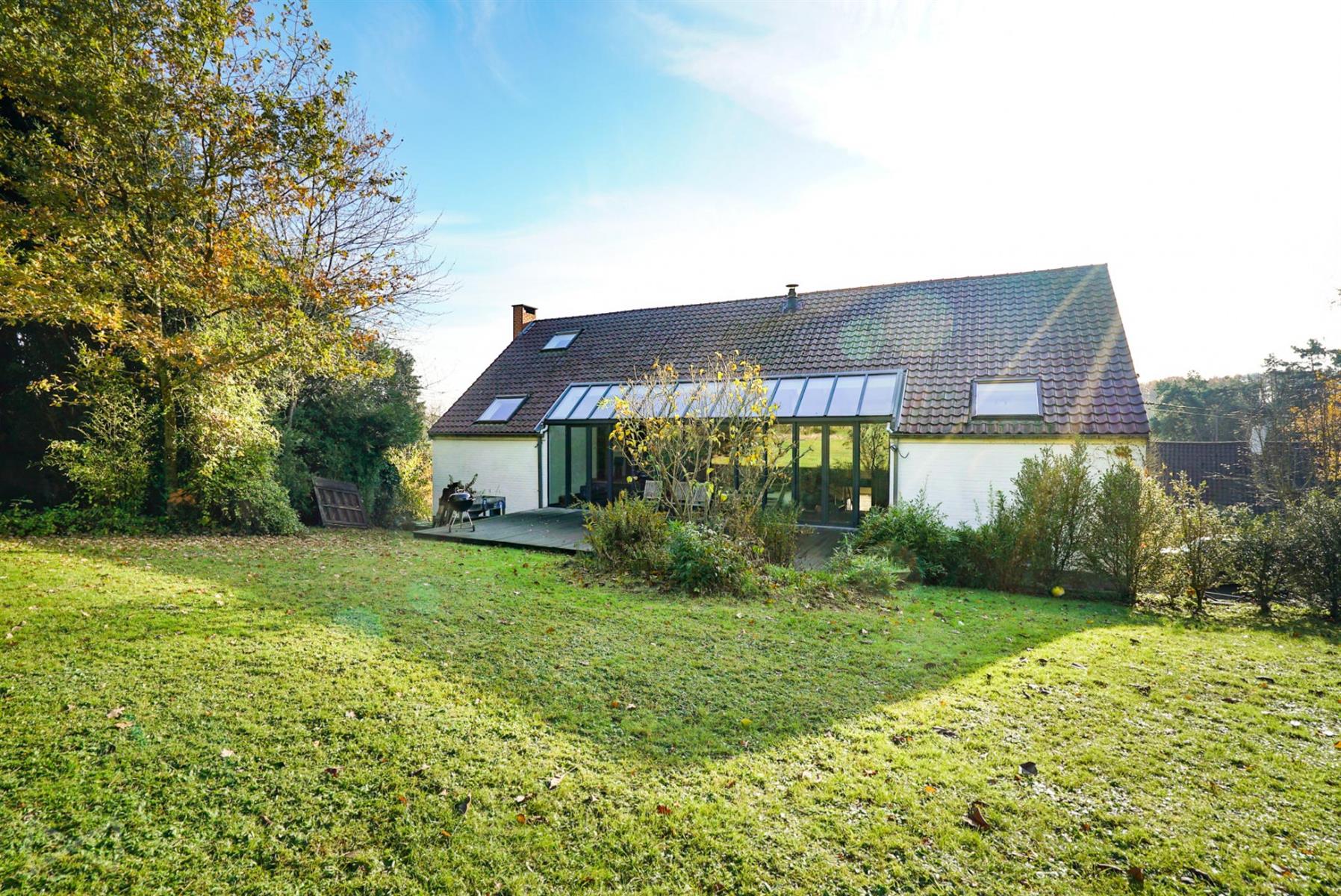 Foto 3 van 4 van Huis met zes slaapkamers in Genappe