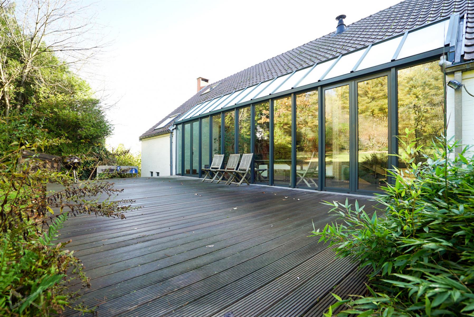 Foto 4 van 4 van Huis met zes slaapkamers in Genappe