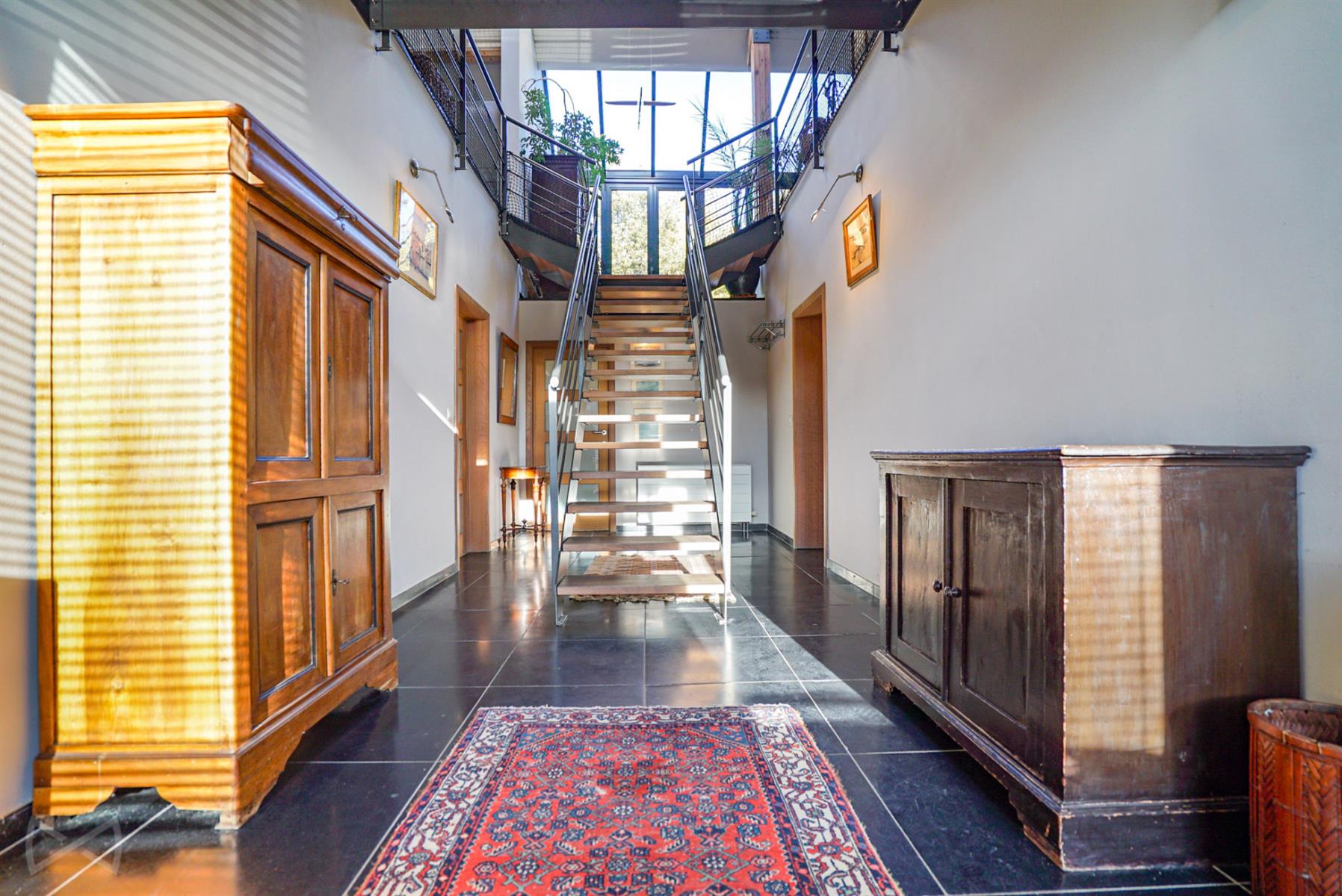 Foto 1 van 4 van Huis met zes slaapkamers in Genappe