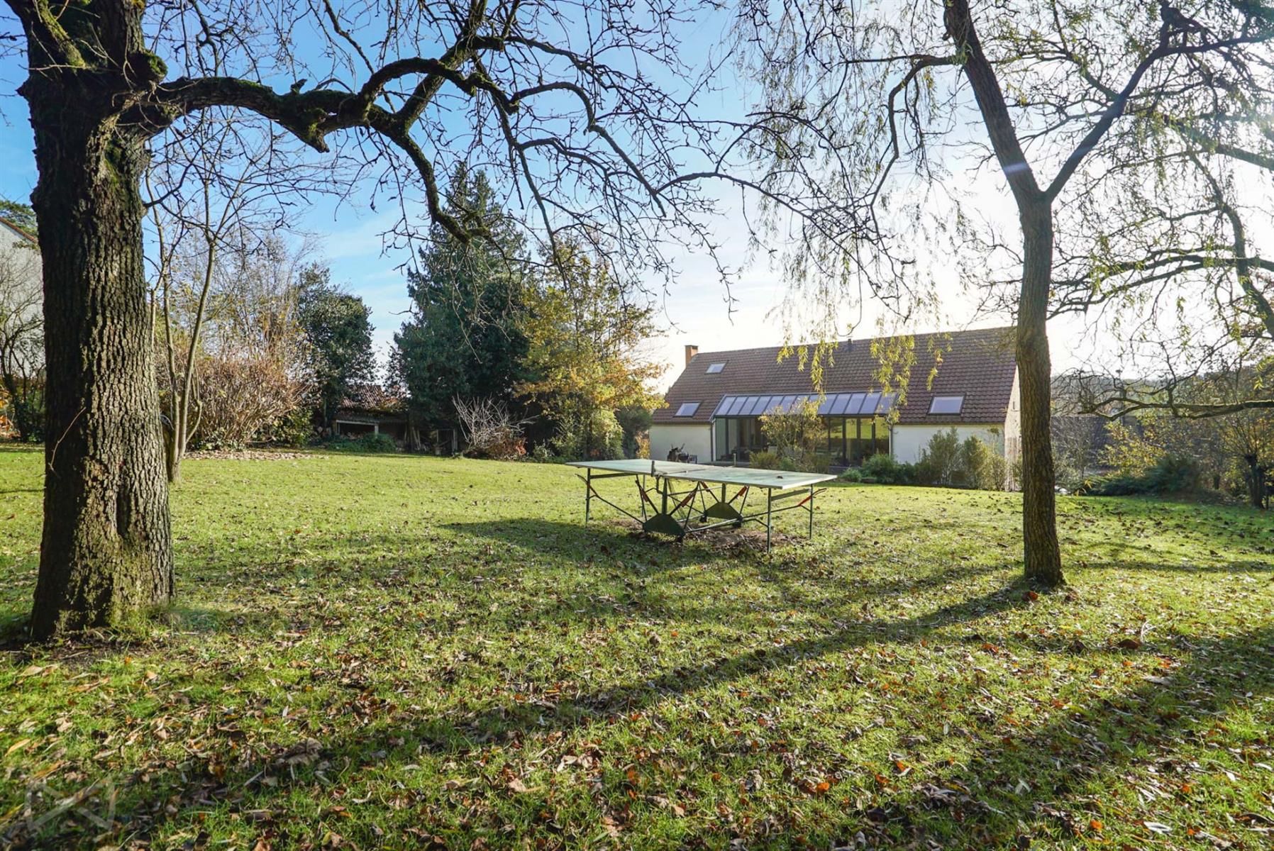 Foto 4 van 4 van Huis met zes slaapkamers in Genappe